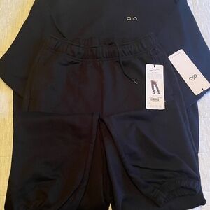 ALO Yoga Sweat Suit